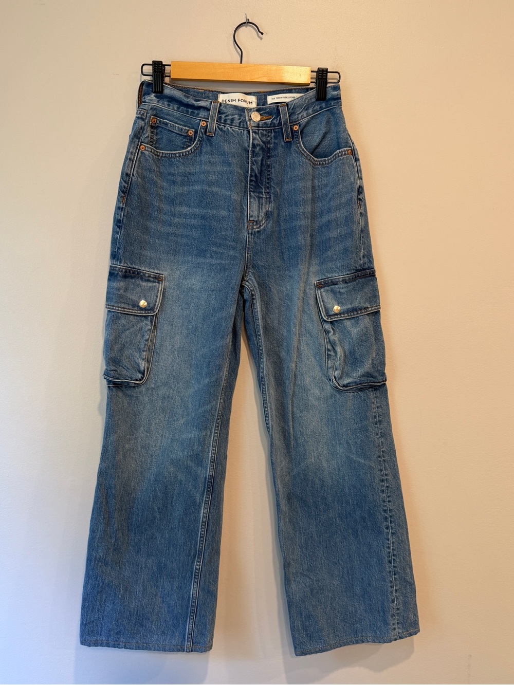 Aritzia Denim Forum The '90s Hi-Rise Loose Cargo Jean Size 27 5 yrs kiss n tell - Picture 3 of 11